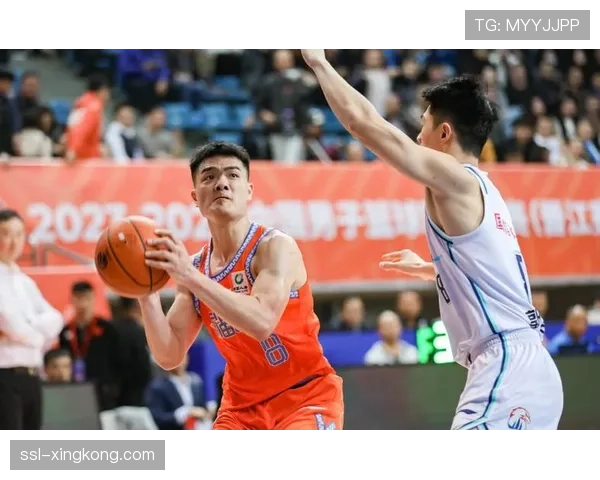 福建黎伊扬组织调度稳定得分,控卫串联能力对比分析 福建黎伊扬组织调度稳定得分,控卫串联能力对比分析